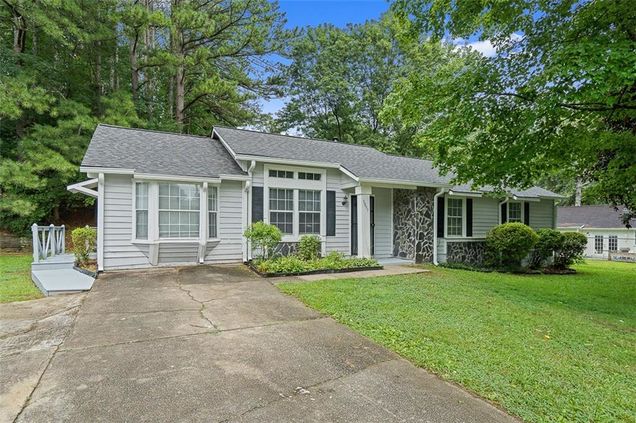 3897 Ester Drive SW Atlanta, GA House Active - Photo 1 of 20. Opens carousel modal