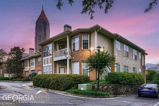 200 NE Renaissance Parkway NE Unit 304