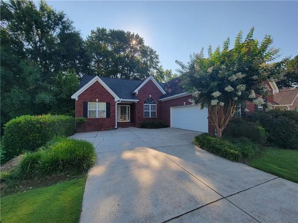 1325 Heatherton Road