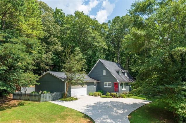 145 Mountain View Road SE