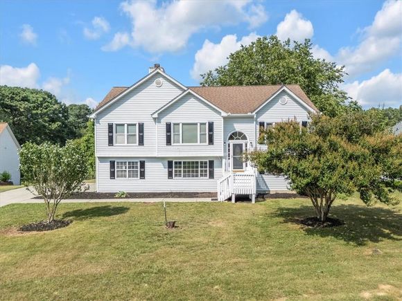 1350 Summer Lake Terrace Loganville, GA House Active - Photo 1 of 53. Opens carousel modal
