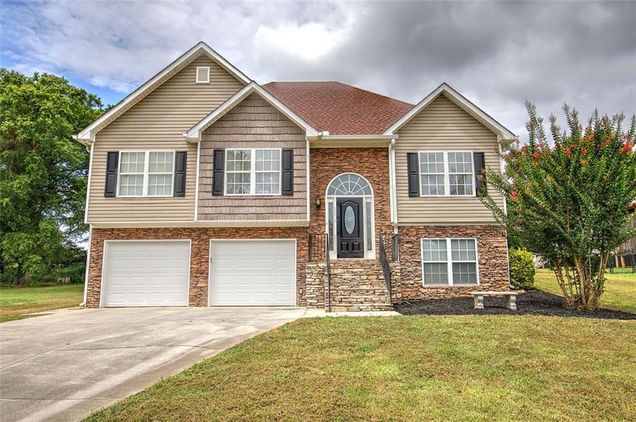 105 Woodberry Drive SE