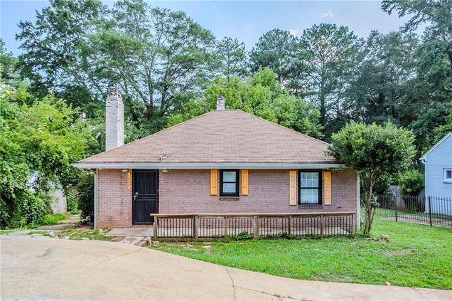1905 Flat Shoals Road SE