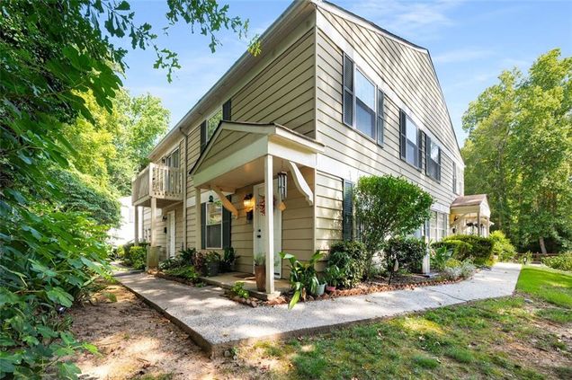 1305 Surrey Lane SW Marietta, GA Condo Active - Photo 1 of 14. Opens carousel modal