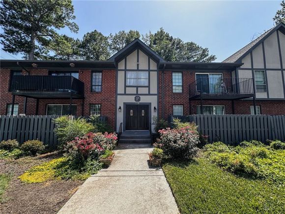 6851 Roswell Rd Unit P3