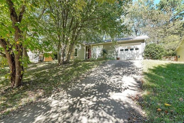 3884 Wood Path Drive