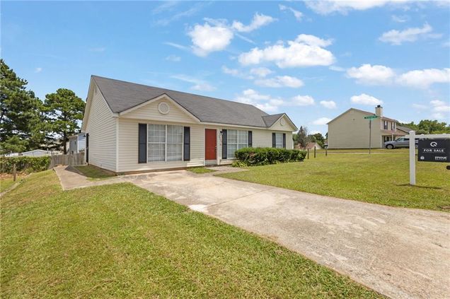 9430 Sleepy Hollow Lane Jonesboro, GA House Active - Photo 1 of 37. Opens carousel modal