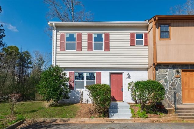 2102 Lenoa Lane Austell, GA Townhouse Active - Photo 1 of 26. Opens carousel modal