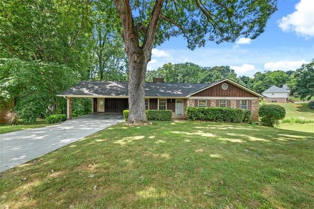 4415 Holiday Heights Drive