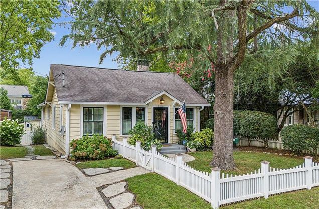 2210 Fairhaven Circle NE