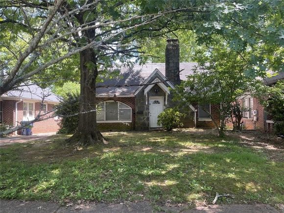 984 Woodbourne Drive SW
