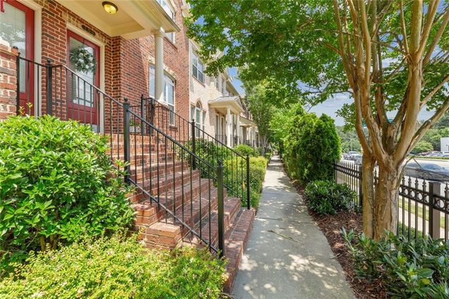 305 Alderwood Lane