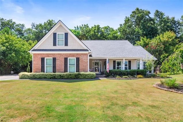 40 Red Tail Road