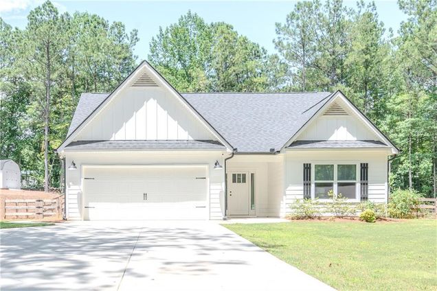 6665 Highway 101 N Rockmart, GA House Active - Photo 1 of 17. Opens carousel modal