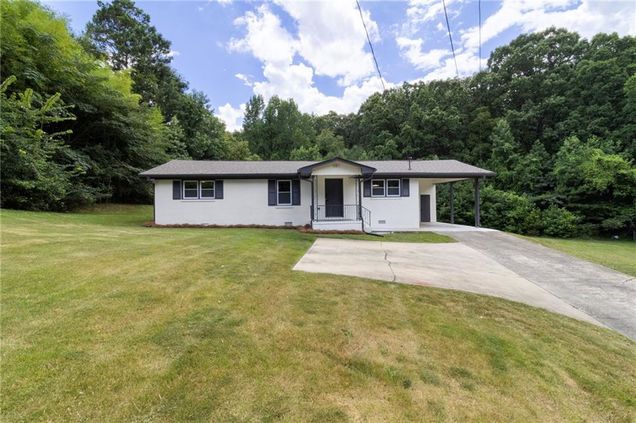 407 Blackberry Lane SE Lindale, GA House Active - Photo 1 of 29. Opens carousel modal