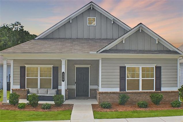 208 N Dogwood Street