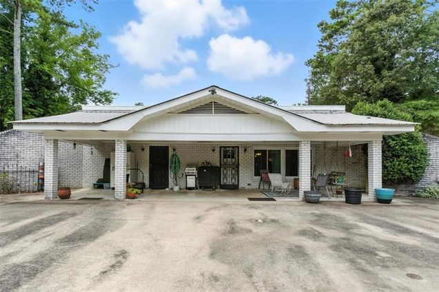 452 Mountain View Road SE