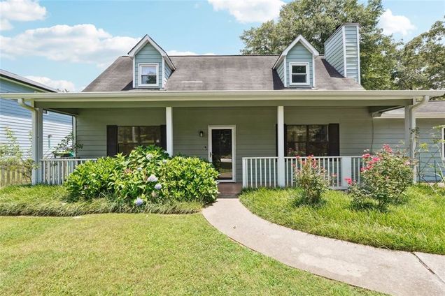 2203 Greenridge Drive SW Marietta, GA House Active - Photo 1 of 22. Opens carousel modal
