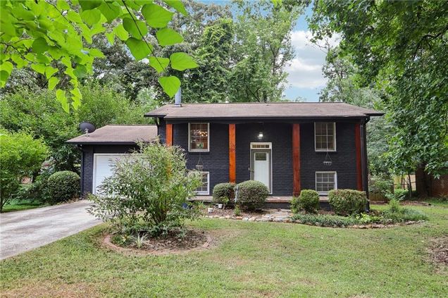 3546 Stanford Circle Decatur, GA House Active - Photo 1 of 18. Opens carousel modal