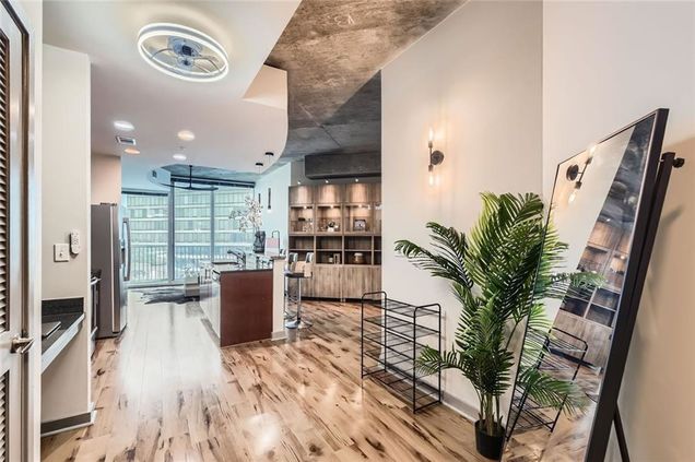 400 W Peachtree Street NW Unit 2614