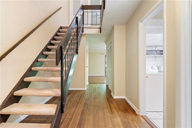 130 Fernbanks Court