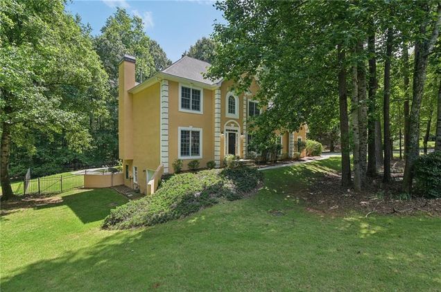 1112 Montclair Drive Peachtree City, GA House Active - Photo 1 of 35. Opens carousel modal