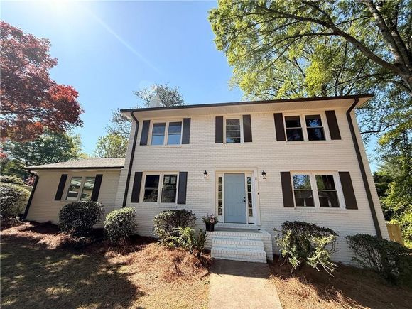 563 Hillandale Circle Sw Marietta, GA House Active - Photo 1 of 15. Opens carousel modal