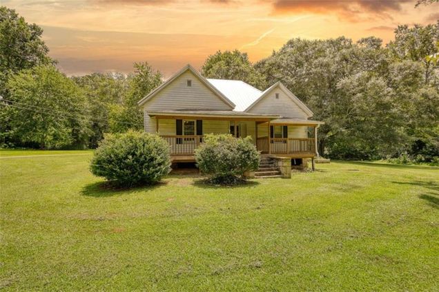 1218 Hull Rd Athens, GA House Active - Photo 1 of 50. Opens carousel modal