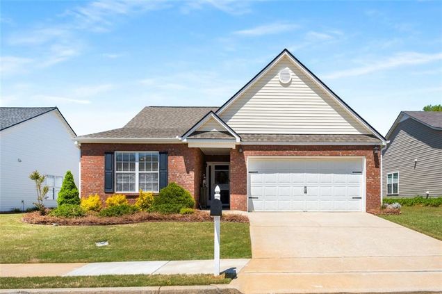 806 Village Place