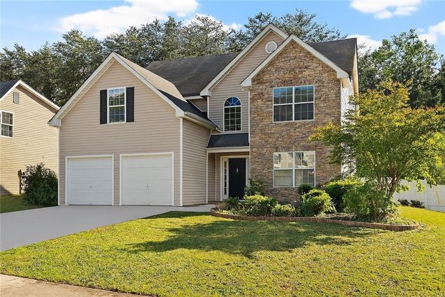 211 Millstone Drive Hampton, GA House Active - Photo 1 of 28. Opens carousel modal