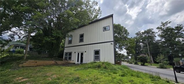 125 Laurel Avenue SW Atlanta, GA House Active - Photo 1 of 33. Opens carousel modal