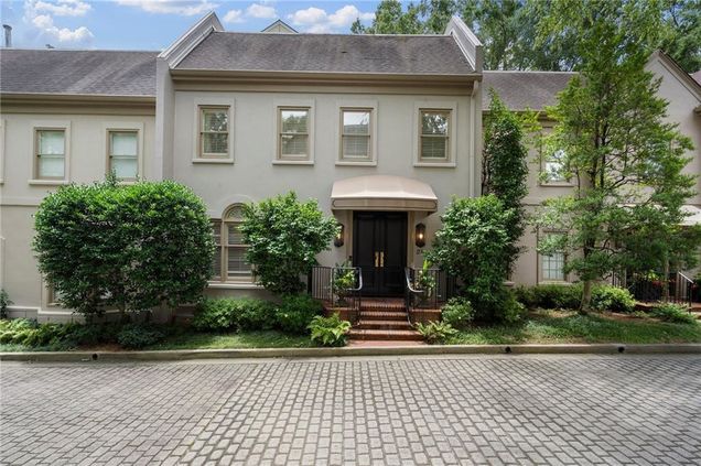 2525 Peachtree Road Unit 28