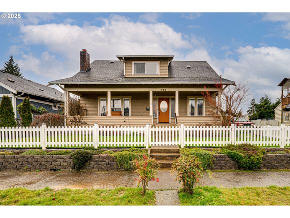 735 NW New York Ave Chehalis, WA House Contingent - Photo 1 of 37. Opens carousel modal