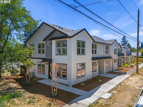 2909 SE 73rd Ave Unit 1 Portland, OR Condo Active - Photo 1 of 11. Opens carousel modal