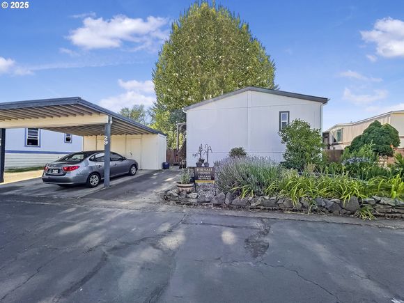 300 SE Goodnight Ave Corvallis, OR House Active - Photo 1 of 21. Opens carousel modal