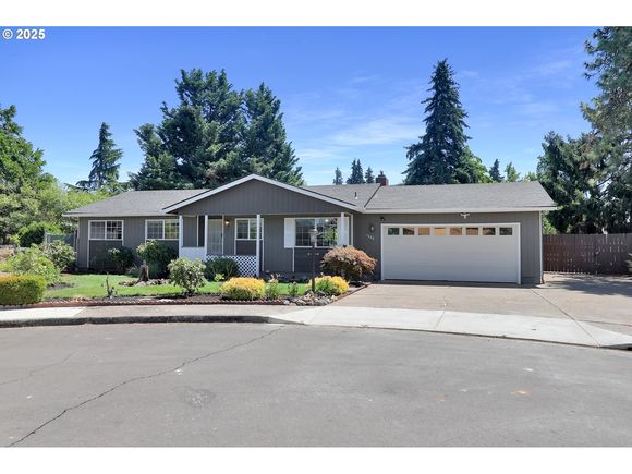 1266 Kenray Loop Springfield, OR House Active - Photo 1 of 24. Opens carousel modal