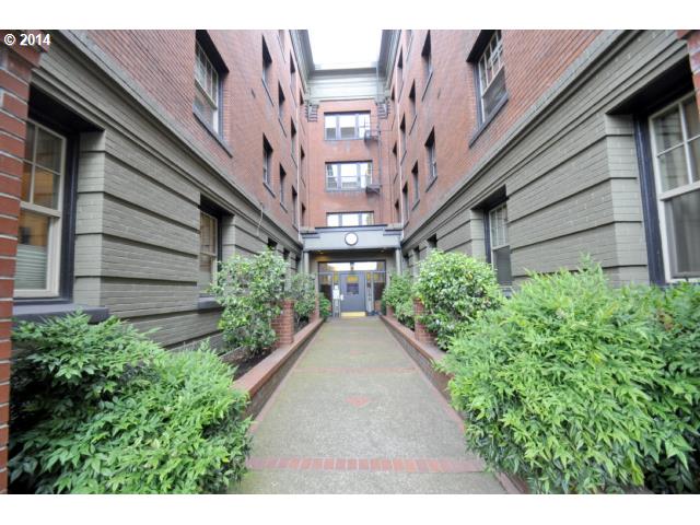 2109 NW Irving St Unit 307