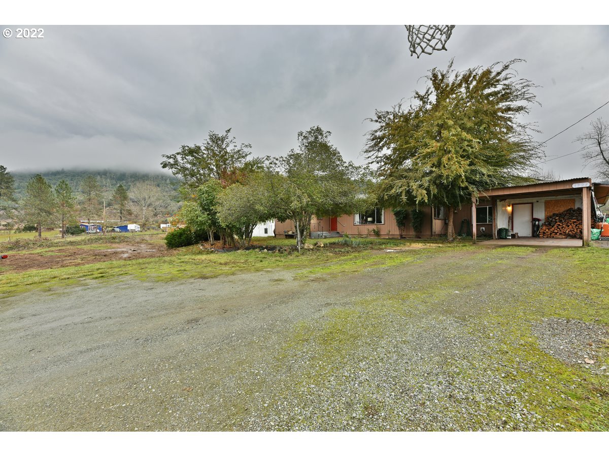 1324 Glenbrook Loop Rd  