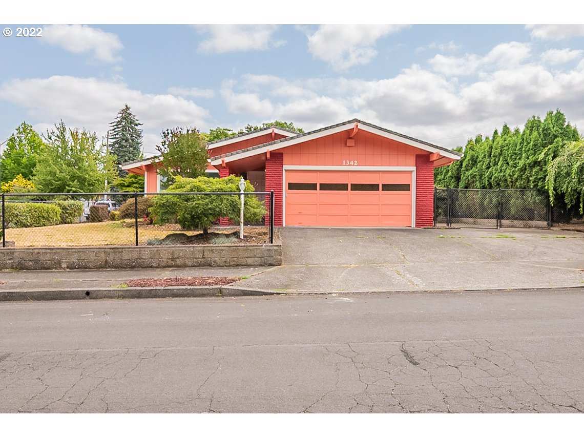 1342 SE 208th Ave, Gresham, OR 97030 Estately 🧡 MLS 22305032