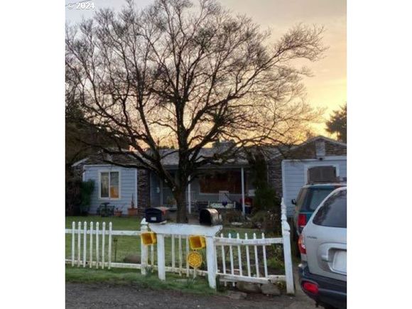 1 SE 151st Ave