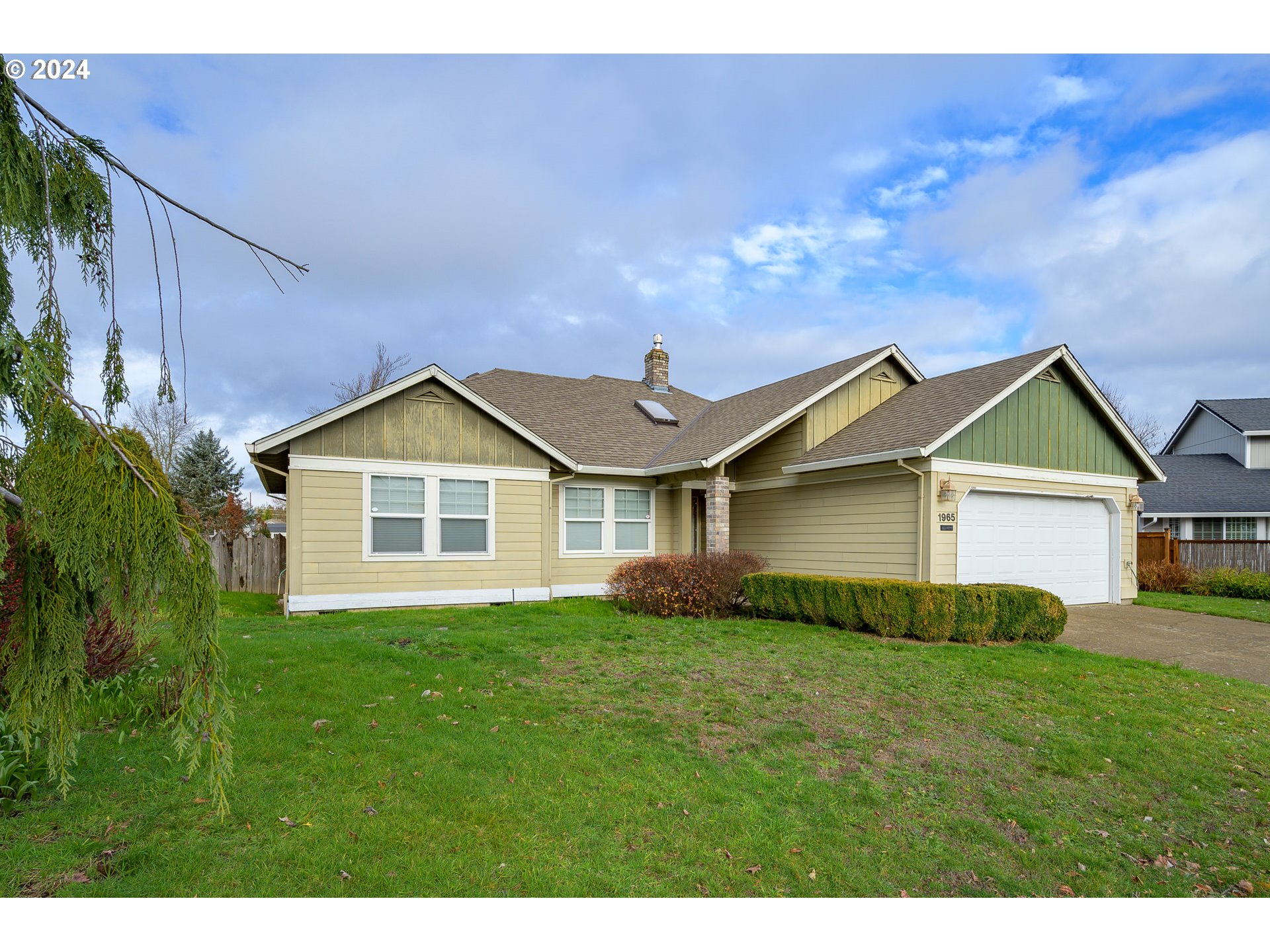 1965 SW Oleander Ct  