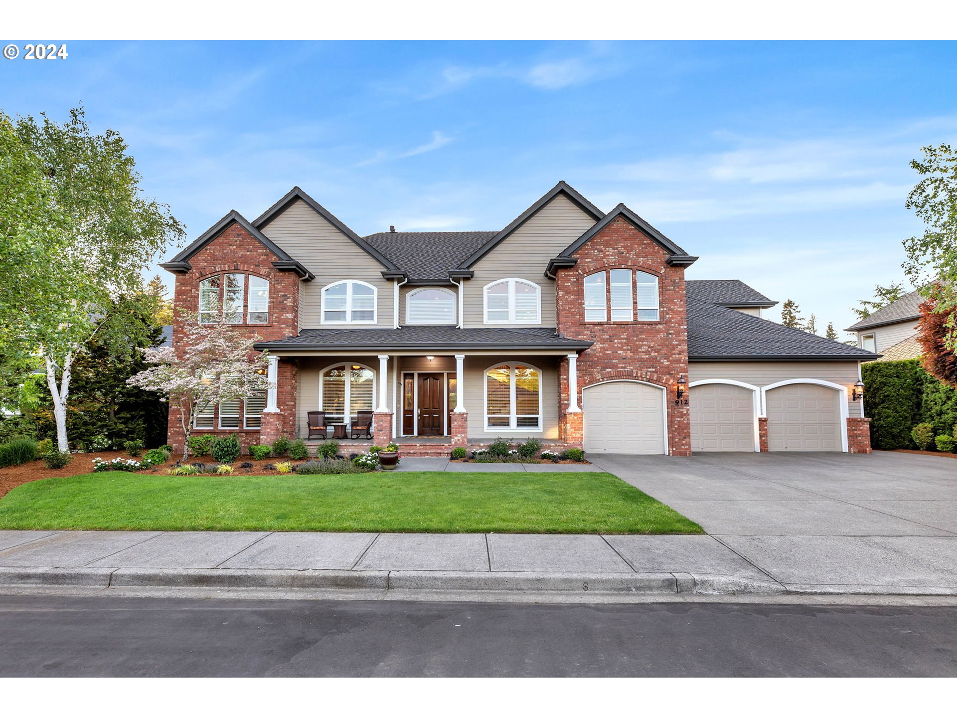 912 Se 201st Ct  