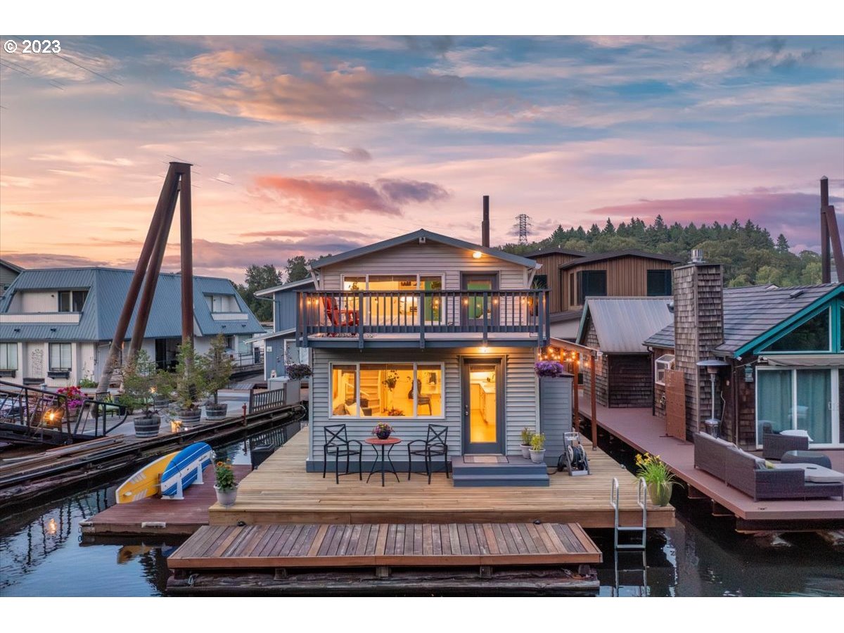 7720 S Macadam Ave Unit 10  