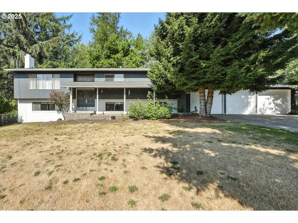 8865 SE 139th Ave HappyValley, OR House Active - Photo 1 of 48. Opens carousel modal