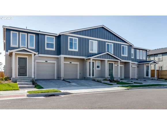 6070 SE 15th St Gresham, OR Townhouse Active - Photo 1 of 34. Opens carousel modal