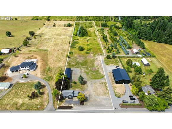 5621 SW Homesteader Rd Wilsonville, OR House Active - Photo 1 of 16. Opens carousel modal