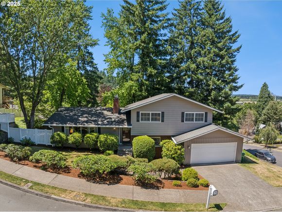 855 NW Mawrcrest Dr Gresham, OR House Active - Photo 1 of 43. Opens carousel modal
