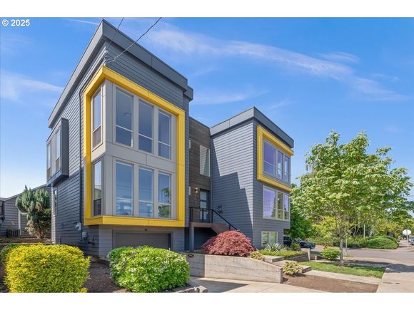 8057 SE 19th Ave Portland, OR House Active - Photo 1 of 41. Opens carousel modal