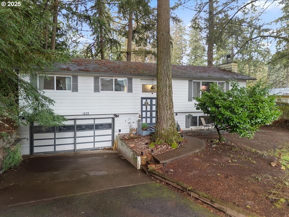 1033 SE 40th Ave Hillsboro, OR House Active - Photo 1 of 38. Opens carousel modal