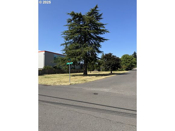 14824 SE Kellogg Ave Milwaukie, OR Plot of land Active - Photo 1 of 5. Opens carousel modal